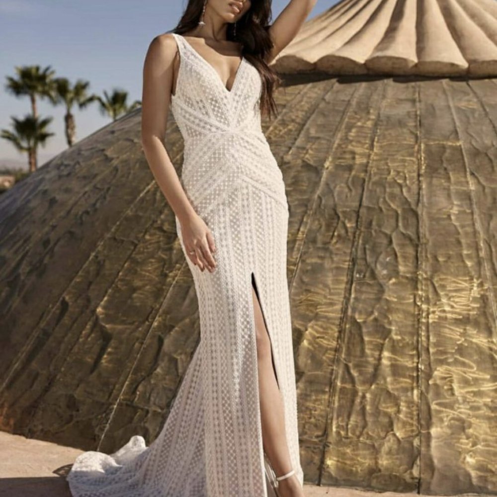 Madi Lane Archer Dress Size 16